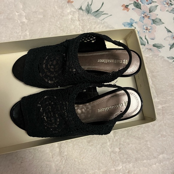 Naturalizer high heals - Picture 2 of 3